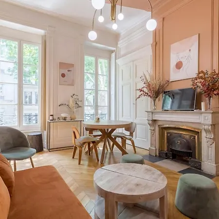 Apartment Hamac Suites - Pink - Ideal Couple Lyon